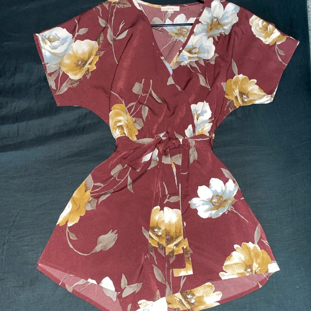 Short jump suit